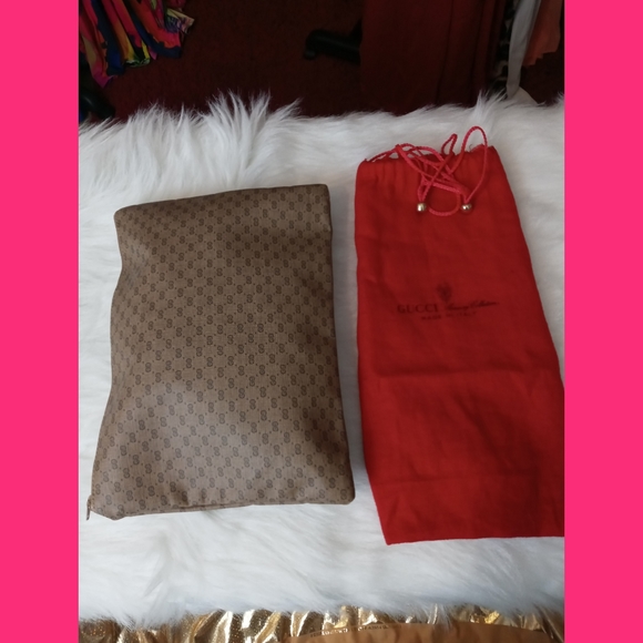 💯AUTHENTIC GUCCI GG SUPREME CANVAS ZIPPER CLUTCH - Picture 10 of 11